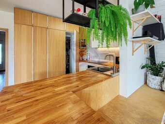 Kompletne zariadený moderný 4 izbový rodinný dom - 8