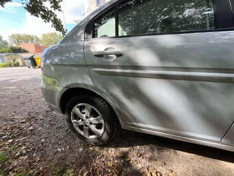 Hyundai Accent - 8