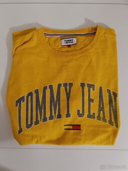 Krabica plný mikín - 8