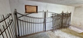 Kovaná brána, bránka a plotové dielce - 8