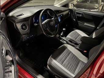Toyota Auris combi 1.6 97kW, 2017, Sk auto - 8