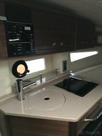 Nová motorová loď Sea Ray 265 Sundancer cruiser - 8