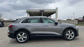 Audi E-tron 55 quattro Advanced - 8