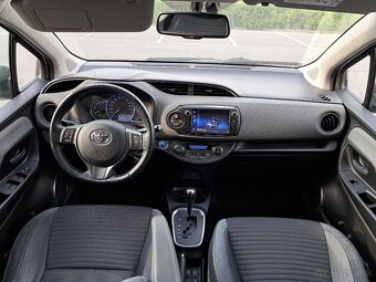 Toyota Yaris Hybrid - 8