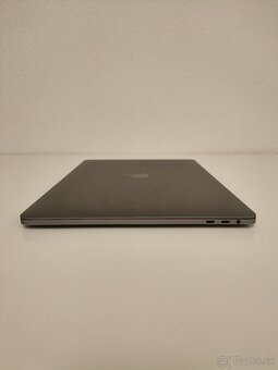 MacBook Pro 15" A1707 | i7 • 16GB • 512GB - 8