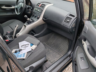 predam,Toyotu Auris 1.4VVTi, benzín, klima - 8
