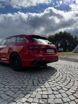 Audi RS4 COMPETITION MATRIX VIRTUAL Red/Black - 8