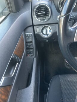 Mercedes-Benz C220 4Matic - 8