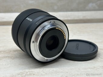 Sony E 11mm f/1.8 - 8