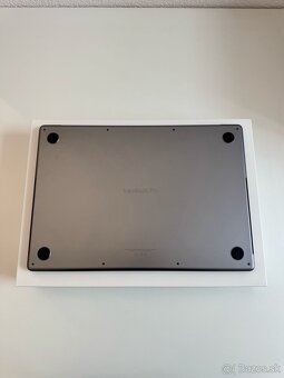 Predám MacBook Pro 16” M2 Pro - 8