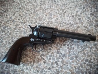 CO2 revolver - 8