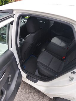 Hyundai i30 1.4 - 8