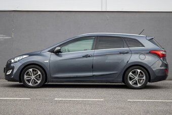 Hyundai i30 CW 1.6i CRDi VGT Family / AJ NA SPLÁTKY/ - 8