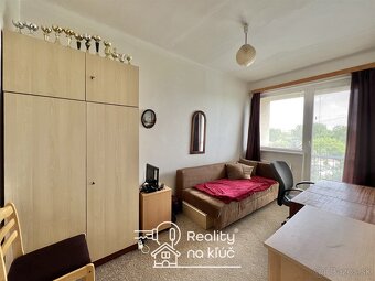 Na predaj zariadený 4-izbový byt s garážou v obci Dubník - 8