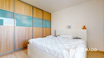 RADO | 4i byt s terasou a parkovaním v tichej časti Rovinky  - 8