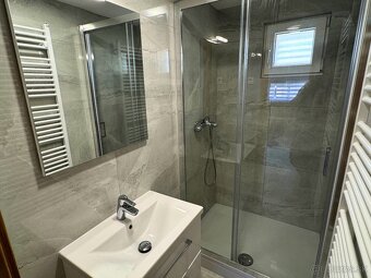 Rodinný dom s garážou na ostrove Vir - Chorvátsko - 8