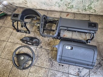 Predám airbagi pre Volkswagen Golf 5 V - 8