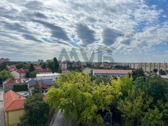 Prenajmem priestranný 2-izbový byt s balkónom v centre mesta - 8