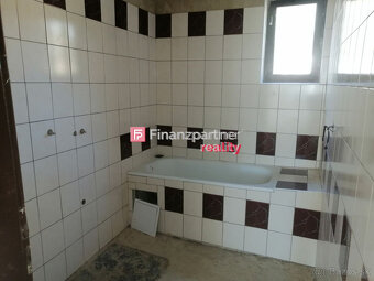 Dom s veľkým pozemkom - 8