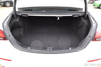 Mercedes-Benz E trieda Sedan 220 CDI 4-Matic 9G-tronic - 8