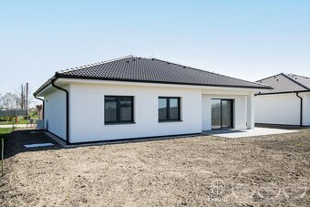 BOSEN | Na predaj priestranný 4izbový rodinný dom v obci Krá - 8