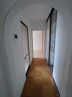 Na predaj štvorizbovy byt - 8