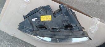 Audi A4 B6 predne svetla - 8