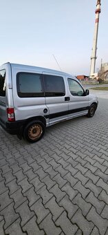 Citroen berlingo 1.6hdi - 8