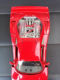 Bburago Ferrari F40 1/18 Červený - 8