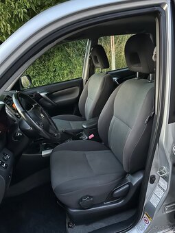 Toyota Rav4 2.0 D4-D 85kw Klimatronik,Ťažné zariadenie,Alu - 8