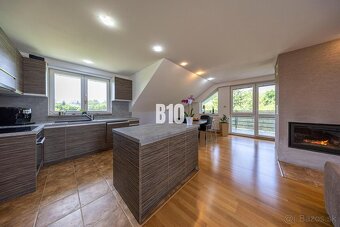 PONUKA uprostred VINOHRADU - dvojpodlažný rodinný dom s PEKN - 8