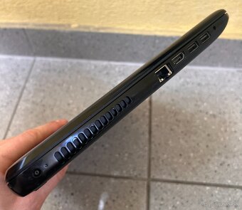 HP 15 / Celeron N3060 / 4GB RAM / 256GB SSD / 15.6" - 8