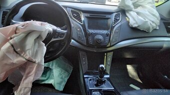 HYUNDAI i40 CW 1.7 CRDi 2015 predám MOTOR D4FD, 0445110411 - 8