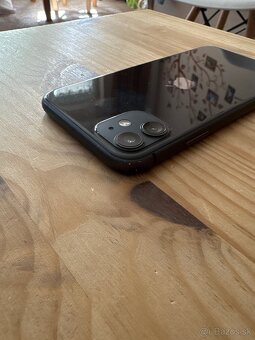 Predam Apple iPhone 11 128GB čierny - 8