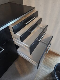 Moderná kuchynská linka so spotrebičmi - 8