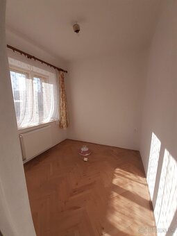 Pekný 1VM vo Veľkých Uherciach /PE - 8