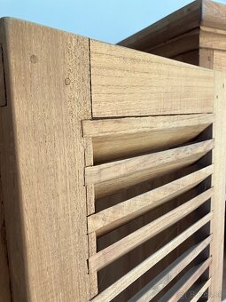 Skriňa z masívu - 8