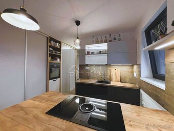 PREDAJ: 1i apartmán / Tehelné pole - Bajkalská ul. - 8