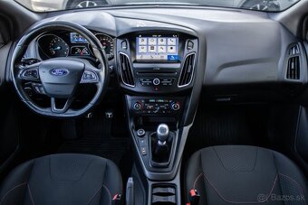 Ford Focus 1.5 EcoBoost ST Line - 8