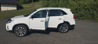 Kia Sorento - 8