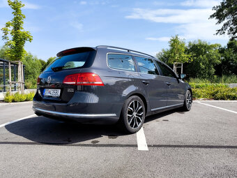 Volkswagen Passat Variant 2.0 TDI 4MOTION - 8