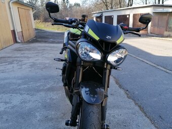 TRIUMPH 1050 Speed Triple RS 4/2021 - 8