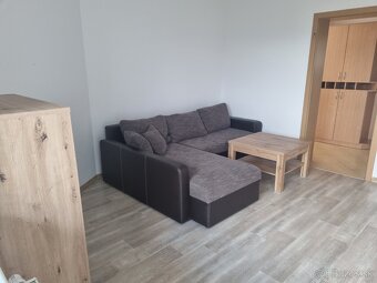 2-izbový klimatizovaný byt v centre Beluše po rekonštrukcii - 8