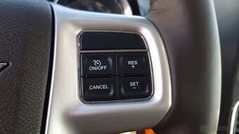 Chrysler Town&Country - 8