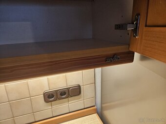 Masívna kuchynská linka z Nemecka so spotrebičmi - 8