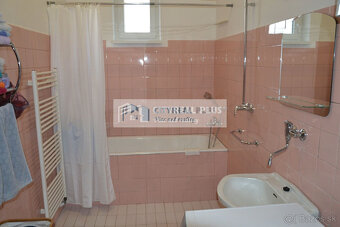 Na predaj 4-izbový rodinný dom Nové Zámky - 8