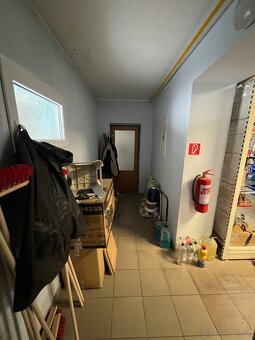 Rodinný dom/predajňa - 8