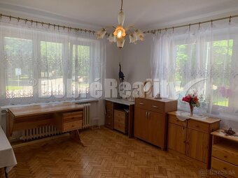 ZNÍŽENÁ CENA - Väčší 1 izb. byt na vyvýšenom prízemí v N - 8