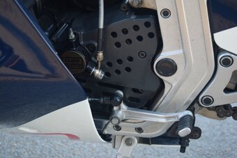 Suzuki GR75A 1986 - 8
