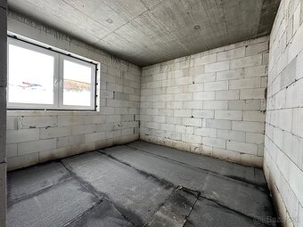 NA PREDAJ I TRIA KLIN I 3 izbové byty - 8